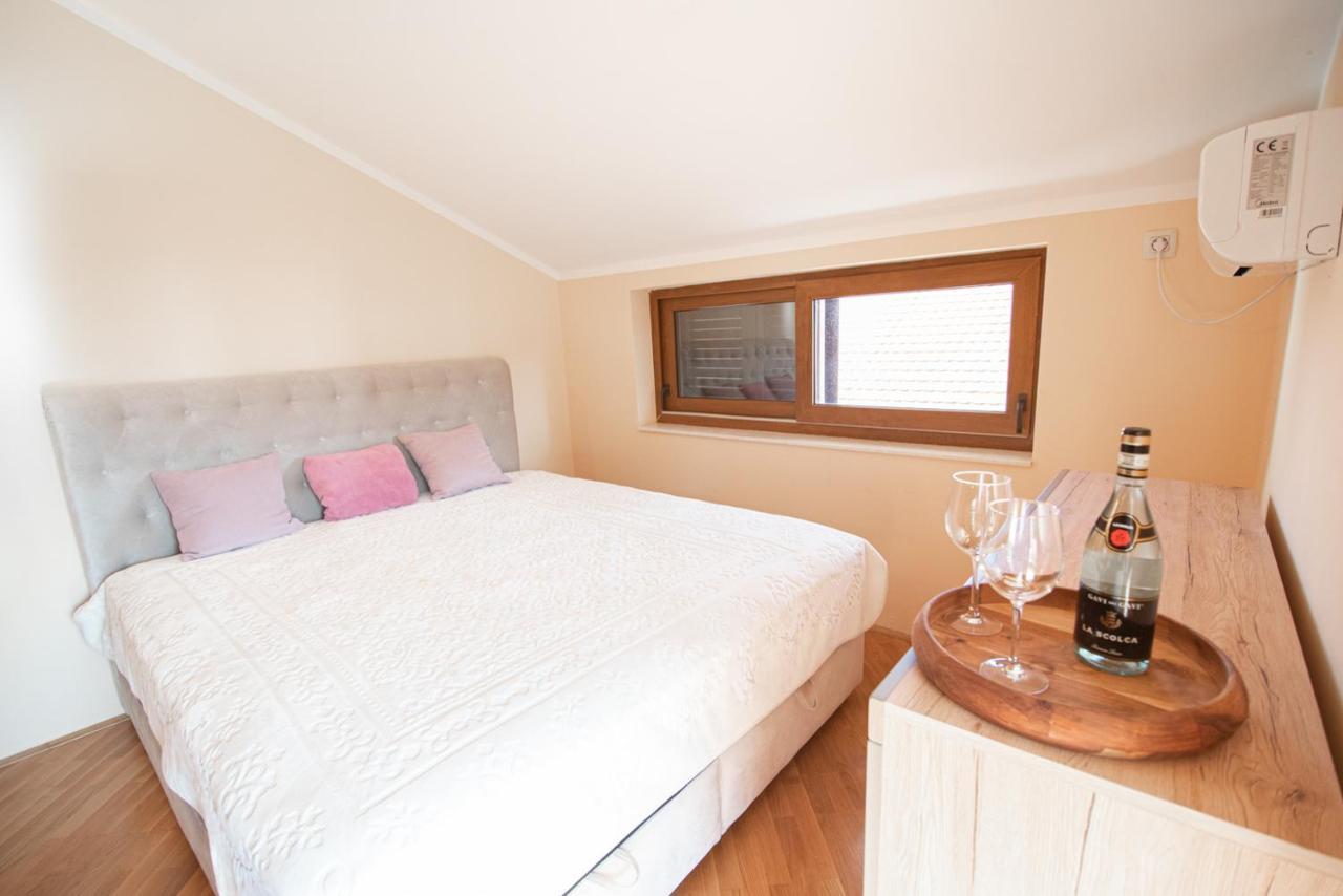 Boka Apartment Baošići Bagian luar foto